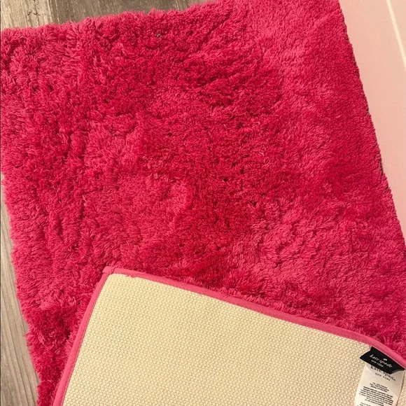 Kate Spade Vibrant Pink Bath Mat - Picture 3 of 3